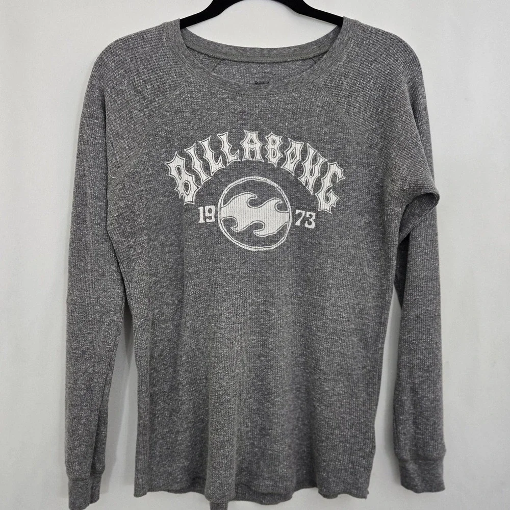Billabong Thermal Shirt Mens Medium Grey Waffle Knit Long Sleeve 1973 Graphic‎ T